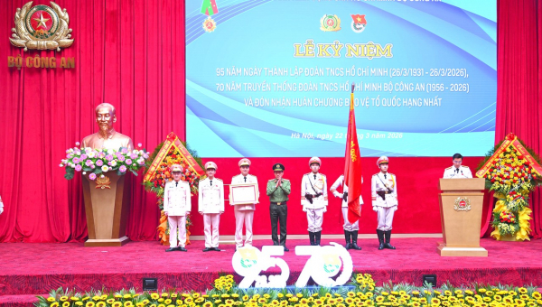 Đoàn Thanh niên Bộ Công an đón nhận Huân chương Bảo vệ Tổ quốc hạng Nhất
