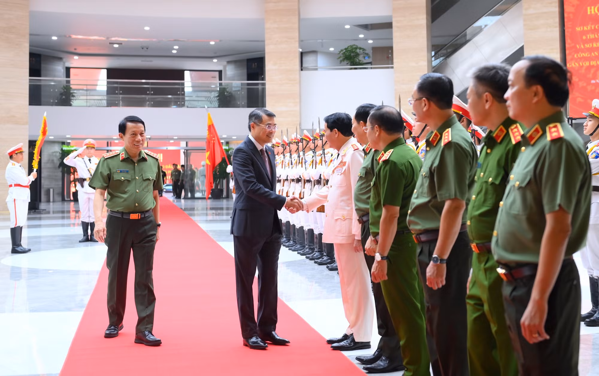 Lực lượng Công an nhân dân tiên phong kiến tạo môi trường an ninh cho phát triển