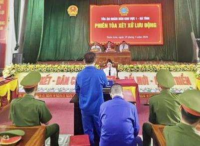 Đôi bạn nghiện cùng lãnh án