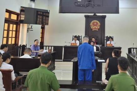 Đạo chích nước ngoài xộ khám