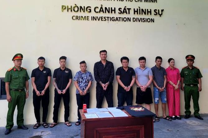 Bắt tạm giam 9 đối tượng núp bóng mua bán nợ để cưỡng đoạt tài sản