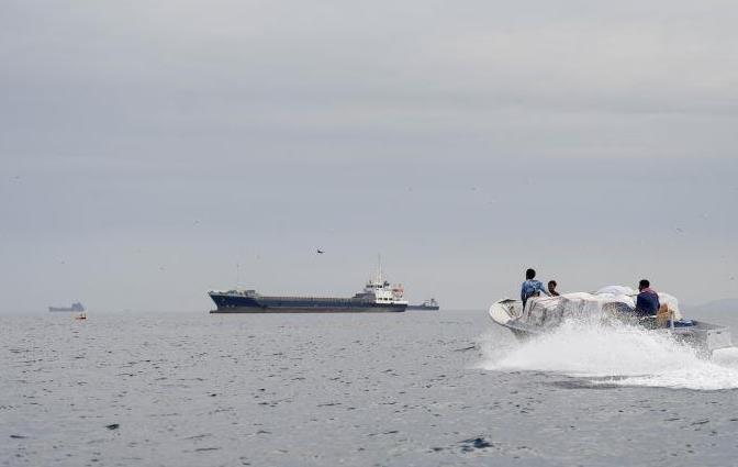 Căng thẳng leo thang tại eo biển Hormuz, rủi ro lan rộng toàn cầu