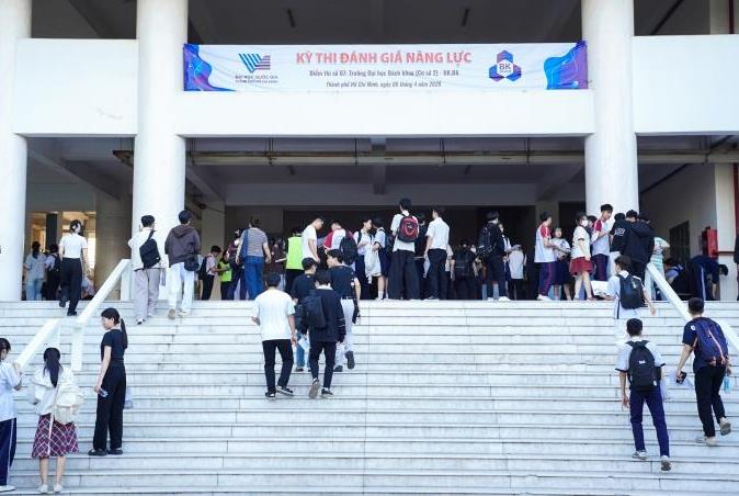 Hơn 137.000 thí sinh thi đánh giá năng lực để tranh suất vào đại học