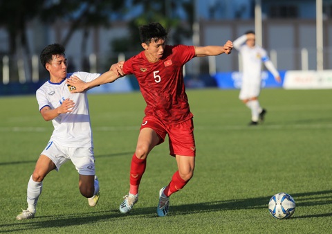 Vắng Đoàn Văn Hậu, thầy Park khó tìm ra người thay thế xứng đáng.