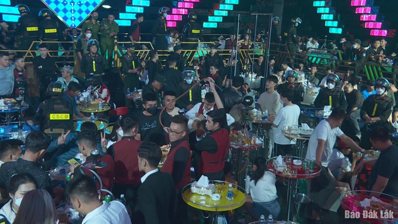 1 trong 2 quán bar phát hiện nhiều “con nghiện”.