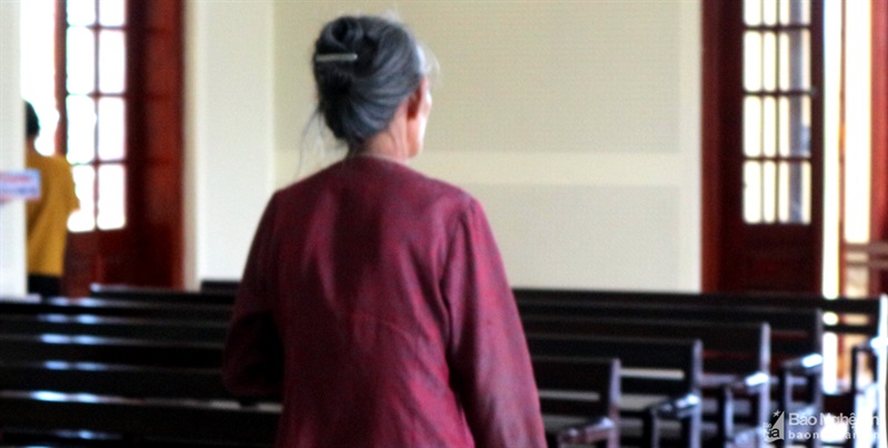 Lần thứ 4 vào tù, bị cáo Trần Hồng Sỹ lĩnh án 15 năm tù.