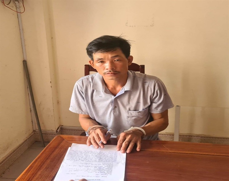 Đối tượng Trần Văn Chấn tại cơ quan Công an.