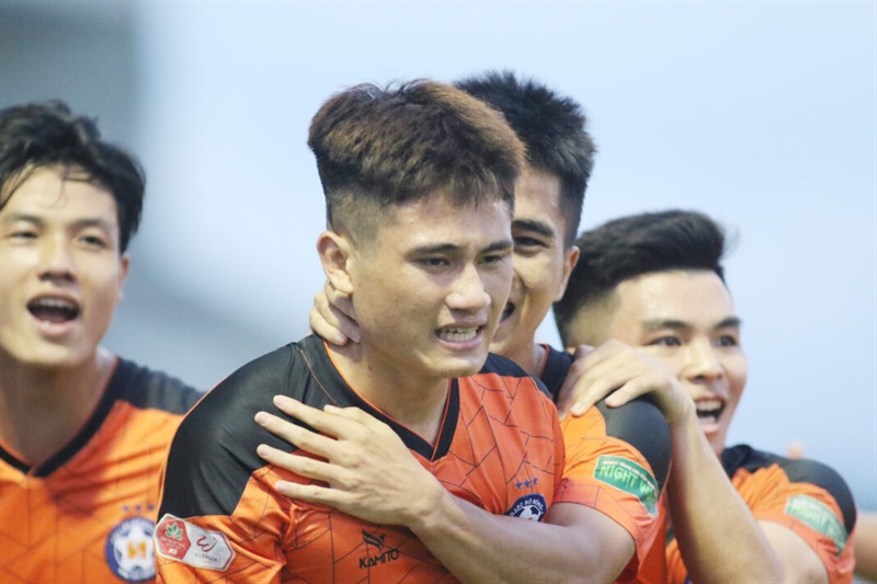 Lớp trẻ của SHB Đà Nẵng tạo ấn tượng nổi bật ở những lượt đấu vừa qua.