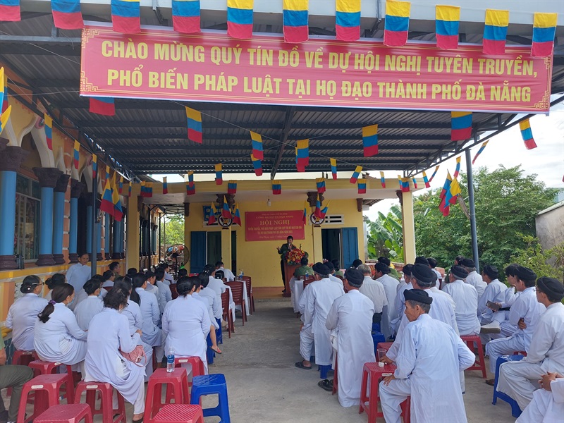 Hội nghị đã nghe các tuyên truyền viên là cán bộ các đội nghiệp vụ Công an Hòa Vang tuyên truyền, phổ biến pháp luật