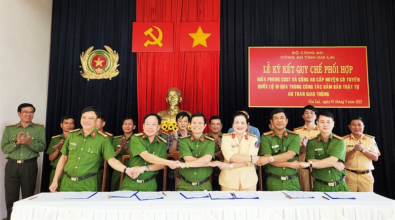 Các đơn vị thể hiện quyết tâm thực hiện các nội dung đã ký kết.