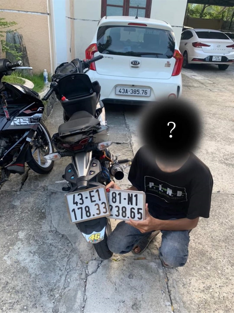 Đối tượng Tr. và 2 chiếc BKS.