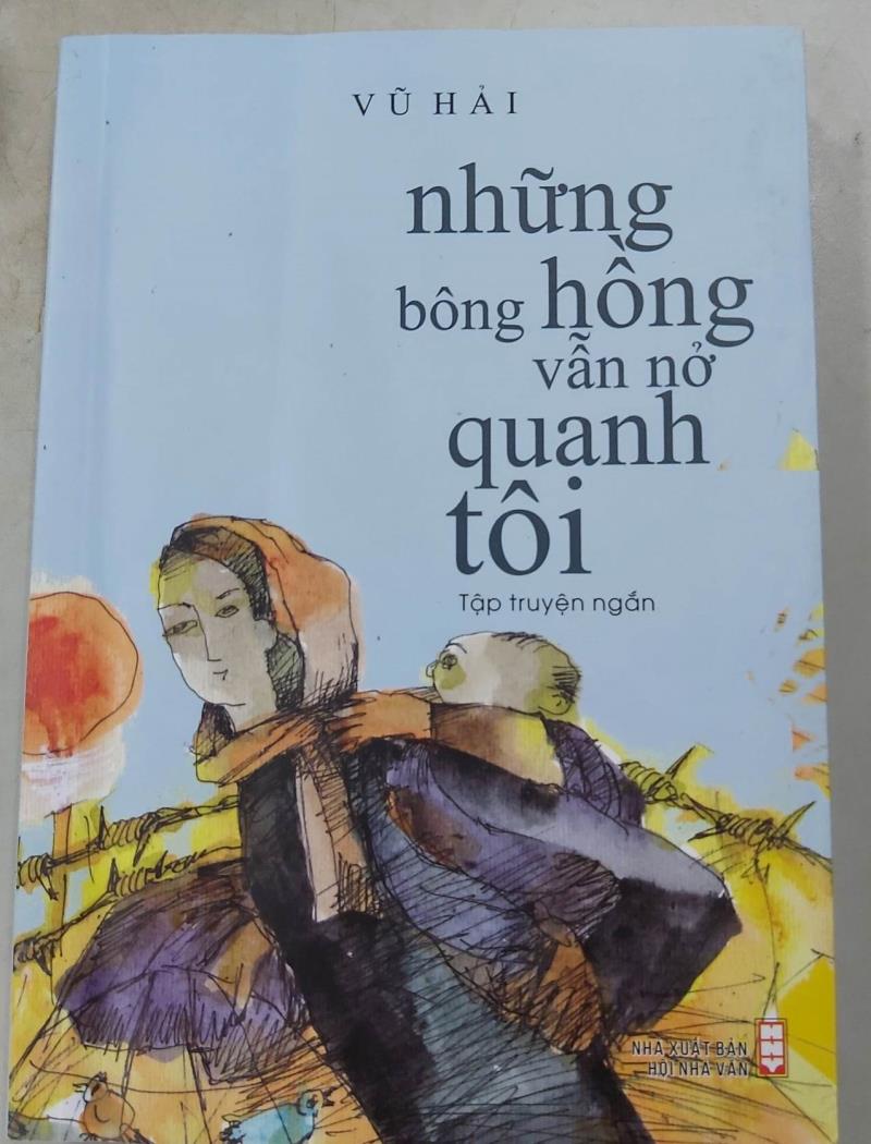 Nhà văn Vũ Hải (người thứ nhất, từ trái) trong buổi gặp gỡ đầu tiên cùng các thân hữu tại Đà Nẵng.