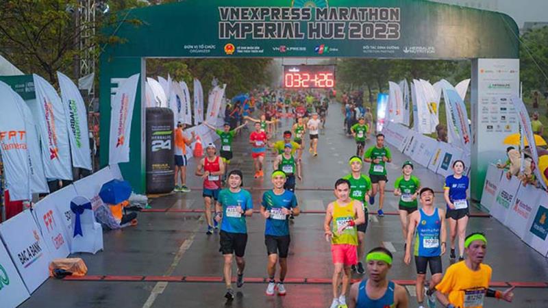 Các VĐV xuất phát.