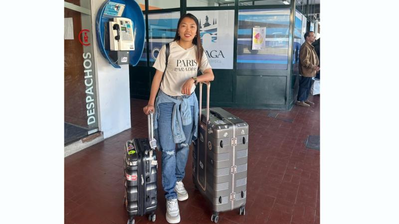 Huỳnh Như tại sân bay Bồ Đào Nha.