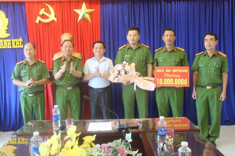 Chủ tịch UBND quận Thanh Khê Hồ Thuyên phát biểu tại buổi khen thưởng