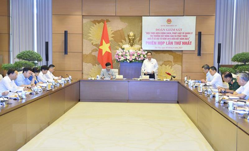 Phó Chủ tịch Thường trực Quốc hội Trần Thanh Mẫn chủ trì phiên họp.