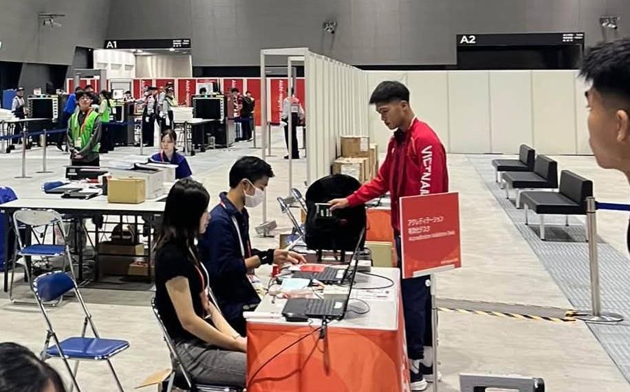 U.23 Việt Nam bay đêm đến Nhật Bản