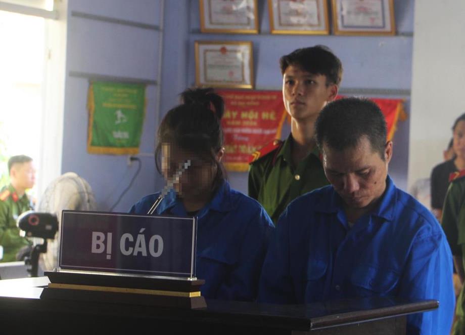 Xét xử đôi nam nữ tổ chức chơi ma túy
