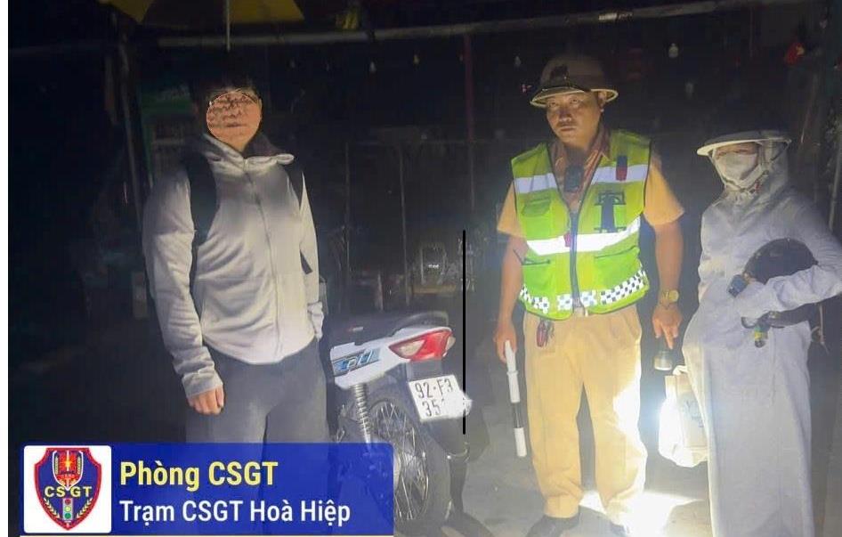 Hỗ trợ người đi đường gặp sự cố trên đèo