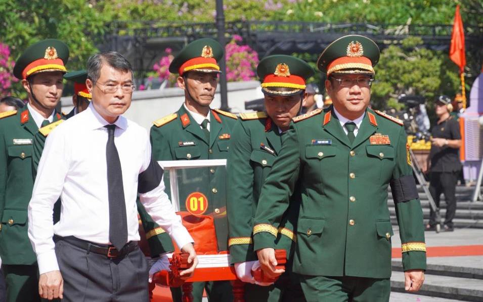 Thủ tướng Chính phủ Lê Minh Hưng dự lễ truy điệu, an táng hài cốt liệt sĩ quân tình nguyện và chuyên gia Việt Nam hy sinh tại Lào