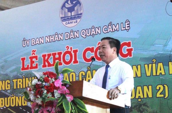 Khởi công công trình cải tạo cảnh quan vỉa hè đường Thăng Long