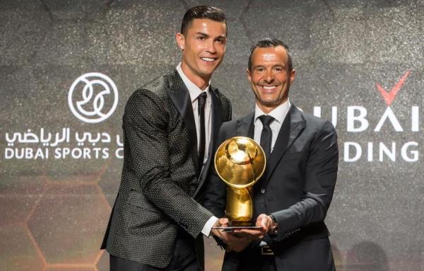 Ronaldo  Messi được đề cử Cầu thủ xuất sắc nhất năm