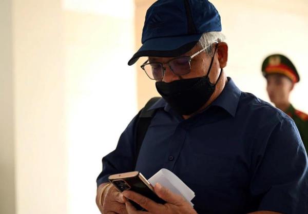 Cựu Thứ trưởng Bộ Tài nguyên và Môi trường cùng 26 bị cáo hầu tòa trong vụ đất hiếm