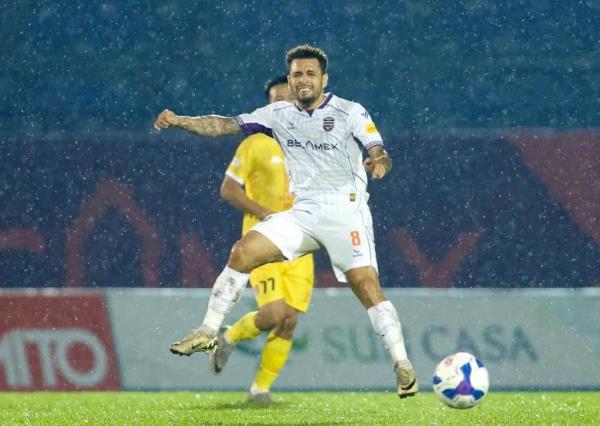 Cựu tuyển thủ Brazil mất việc chỉ sau 9 trận