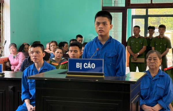 Gia đình 3 thế hệ dắt nhau vào tù vì buôn ma túy