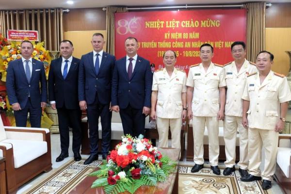 Bộ trưởng Bộ Nội vụ Belarus thăm, làm việc tại Công an TP Đà Nẵng