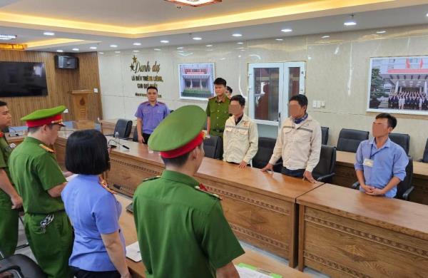 Khởi tố vụ án và 3 bị can tổ chức chôn lấp hơn 162 tấn chất thải rắn gây ô nhiễm môi trường