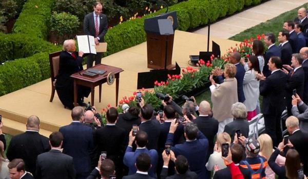 Ông Trump lên tiếng sau khi Trung Quốc áp thuế trả đũa