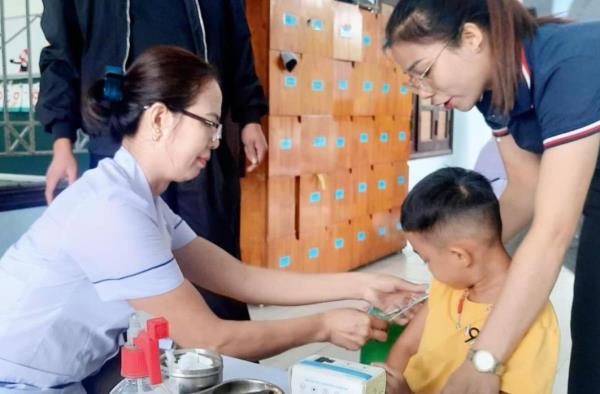 Nghệ An: Gần 1.100 ca sốt phát ban nghi sởi