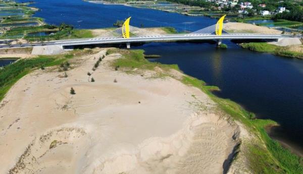 Đấu giá thành công 2 lô cát nạo vét sông Cổ Cò