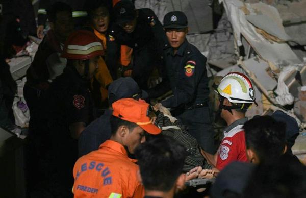 Tiếp tục xảy ra dư chấn - Số người thiệt mạng tăng lên 1.700 người