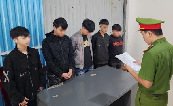 Làm rõ nhóm Xóm chùa gây náo loạn đường phố