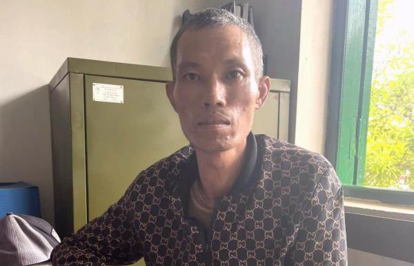 Lâm tặc ra đầu thú