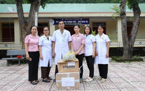 Nỗ lực xử lý môi trường sau lũ, ngăn ngừa dịch bệnh bùng phát