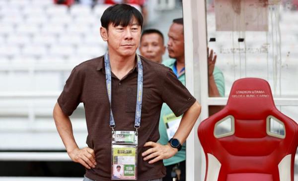 Vỡ mộng World Cup, Indonesia kêu gọi HLV Shin Tae Yong trở lại