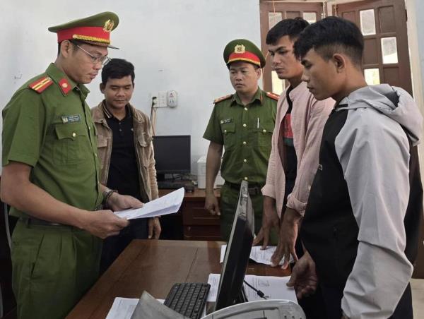 Khởi tố đối tượng trộm mủ cao su