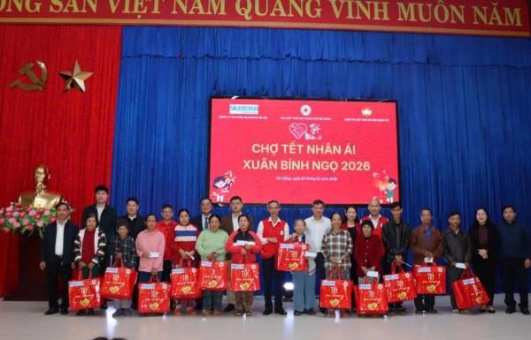 Chợ Tết Nhân ái Xuân Bính Ngọ 2026 lan tỏa yêu thương đến người dân khó khăn