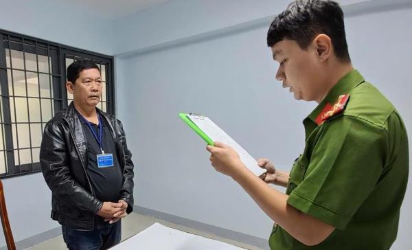 Bắt chủ nhà nghỉ tổ chức đánh bạc