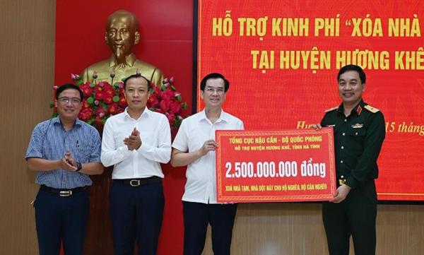 Tổng cục Hậu cần tặng 50 căn nhà tình nghĩa tại Hương Khê