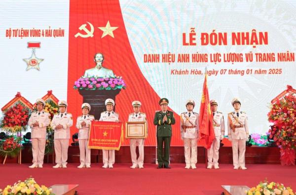 Vùng 4 Hải quân đón nhận danh hiệu Anh hùng Lực lượng vũ trang nhân dân thời kỳ đổi mới