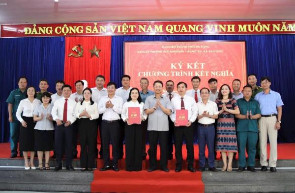 Phường Ngũ Hành Sơn và xã Avương ký kết hợp tác phát triển