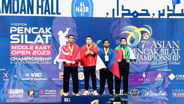 Từ cậu bé mê game đến nhà vô địch thế giới