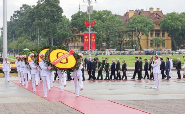Lãnh đạo Đảng, Nhà nước vào Lăng viếng Chủ tịch Hồ Chí Minh