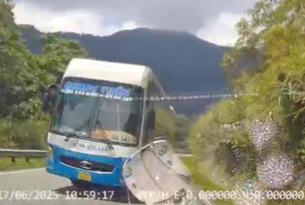 Xử lý tài xế vượt ẩu