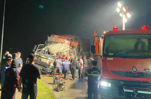 Kịp thời cứu người mắc kẹt do tai nạn