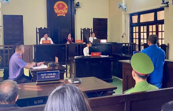 Vào nhà đá vì trữ ma túy đá